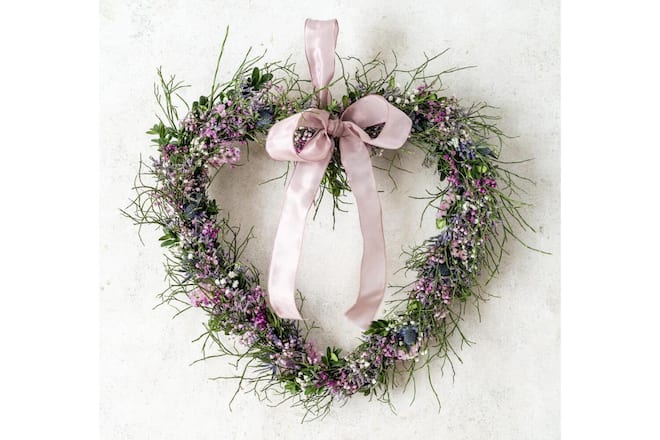 Ein Herz für den Muttertag binden